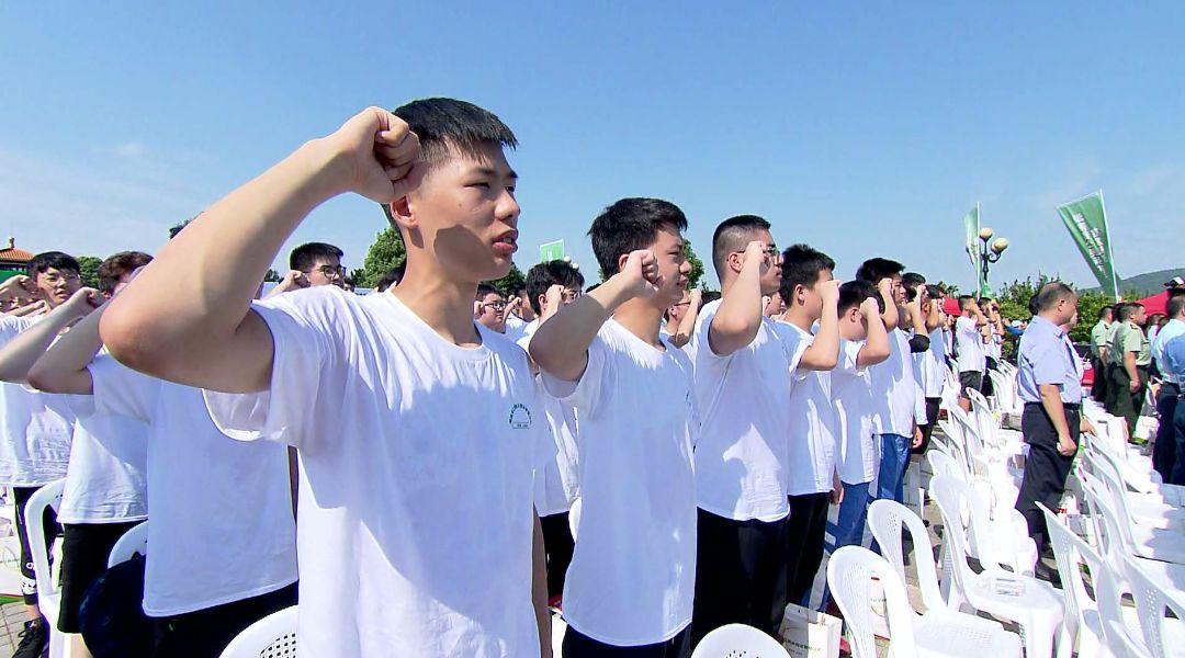 兵役登記證上大學一定要嗎？詳解兵役登記與大學入學要求，關于兵役登記證與大學入學要求的詳解，是否上大學必須持有兵役登記證？