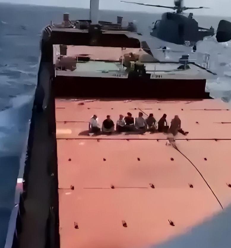 俄羅斯向美軍艦開火，事件背景與SEO解讀，俄羅斯對美軍艦開火事件背景解析與SEO視角解讀