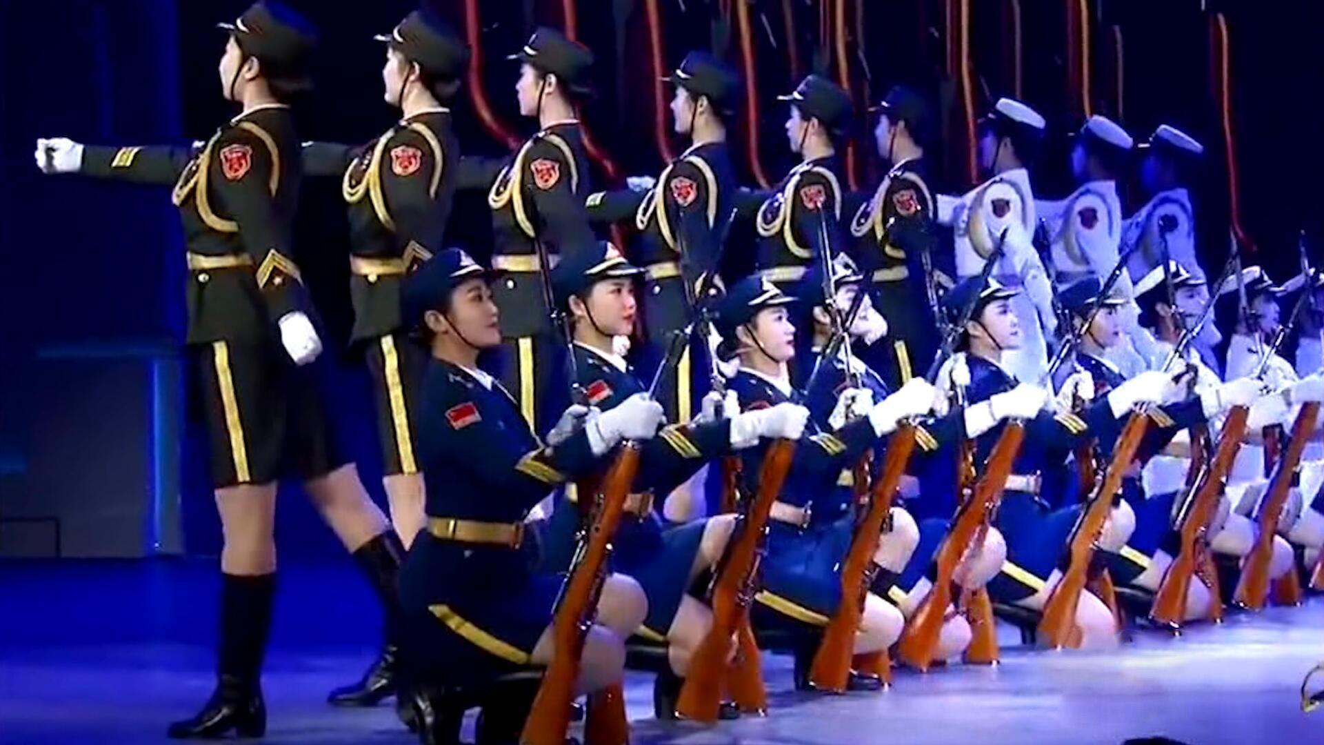 三軍女兵隊跳舞，展現(xiàn)力量與柔美的完美結合，三軍女兵隊舞蹈，力量與柔美的完美交融