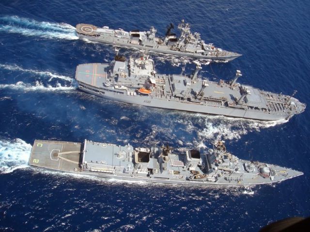 中國第三艘航空母艦下水，揭示強(qiáng)大國防新里程碑，中國第三艘航空母艦下水，國防實(shí)力再上新臺(tái)階