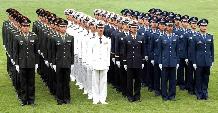 解放軍最新夾克作業(yè)服，設(shè)計(jì)特點(diǎn)與優(yōu)勢(shì)分析，解放軍最新夾克作業(yè)服設(shè)計(jì)特點(diǎn)與優(yōu)勢(shì)解析
