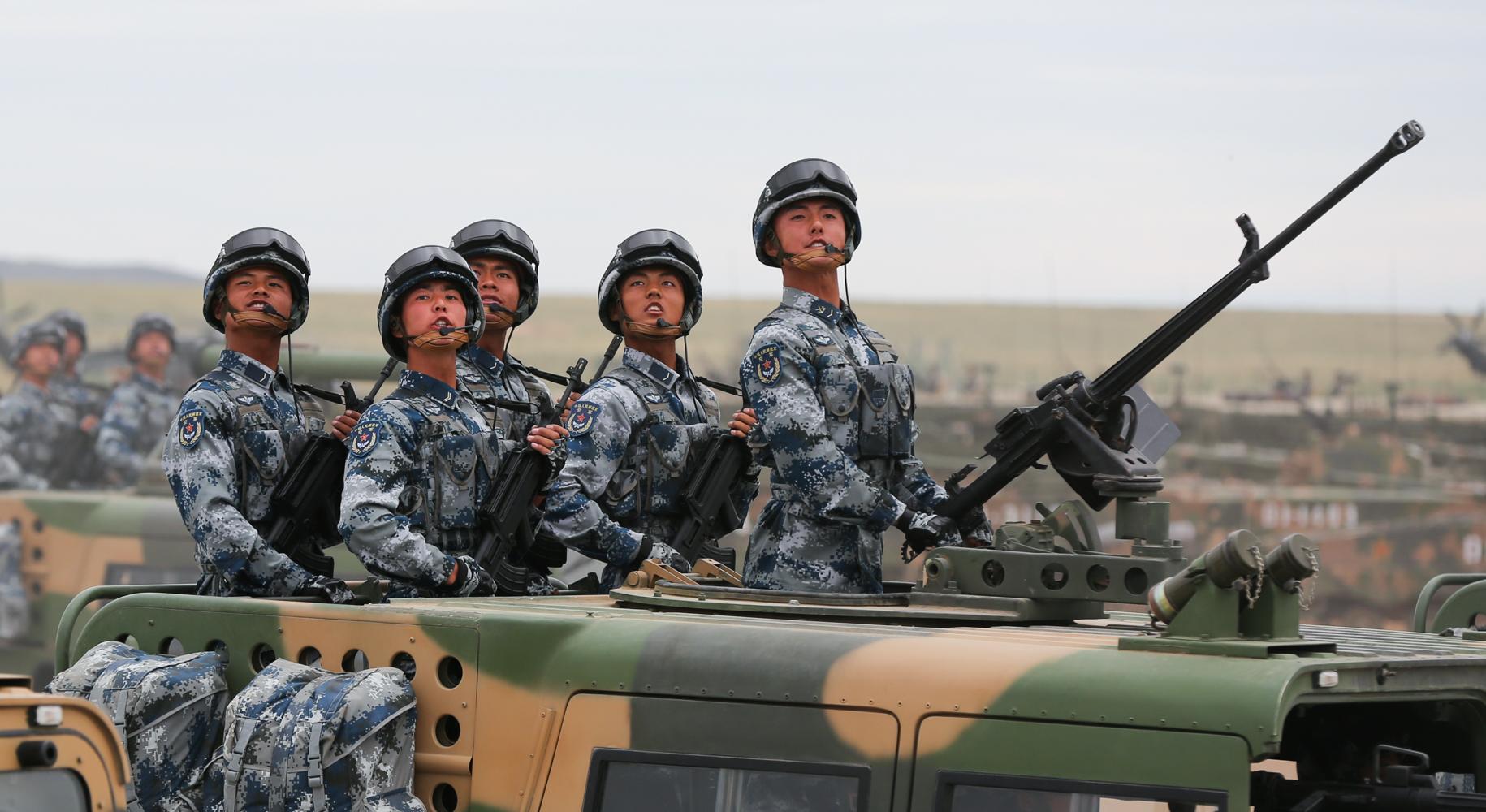建軍90年閱兵完整版，回顧歷史，展望未來，建軍90年閱兵回顧，歷史印記與未來展望