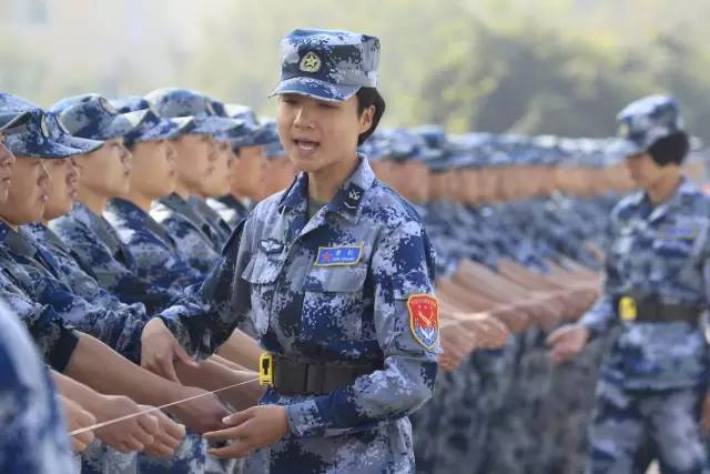 大學(xué)生女兵容易被錄取嗎？解析影響因素與機會平等，女大學(xué)生兵錄取機會解析，影響因素與平等權(quán)益探討