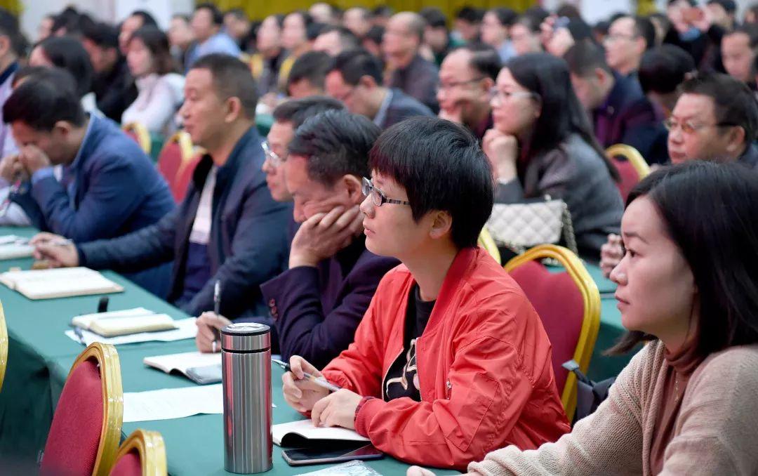 新聞報刊最新一期，深度解讀熱點(diǎn)事件，掌握最新資訊動向，新聞熱點(diǎn)深度解讀，掌握最新資訊動向