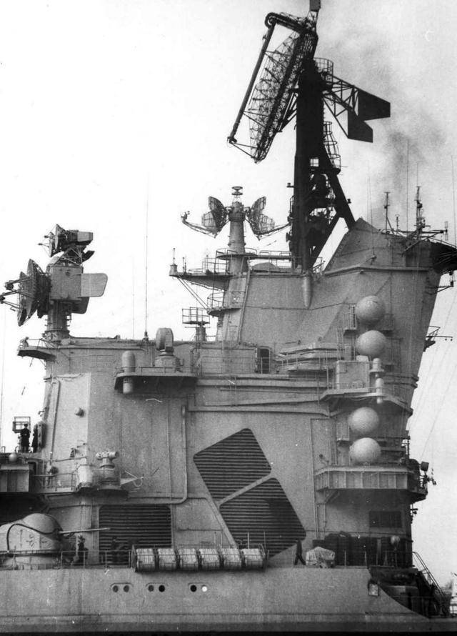 蘇聯(lián)65型巡洋艦，歷史與特點解析，蘇聯(lián)65型巡洋艦，歷史背景與特點深度解析